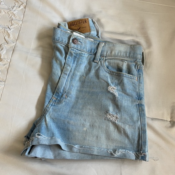 Hollister shorts - Picture 2 of 4